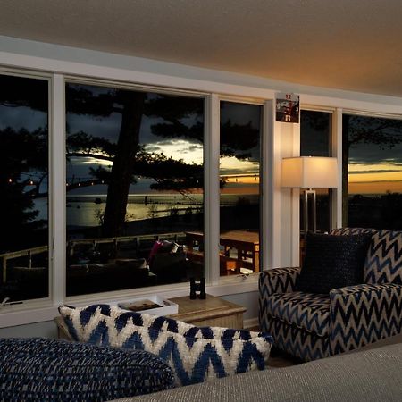 Looking Glass Beachfront Inn Grand Haven Exteriör bild